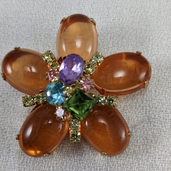 🇨🇦 Cabochon Diamonté Brooch - Picture 4 of 5